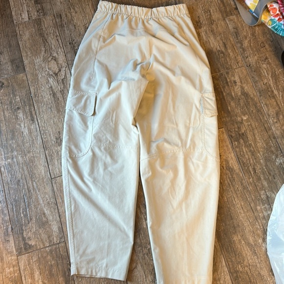 Lululemon Size 27 Light Utilitech Cargo Pocket High-Rise Pant Natural Ivory - Picture 6 of 7